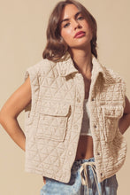 Load image into Gallery viewer, Triangle Quilted Vest
